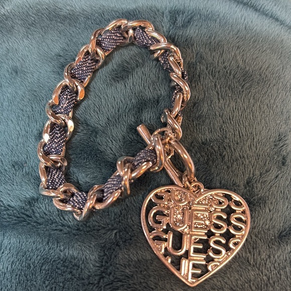 GUESS brand Toggle Bracelet. - Picture 6 of 6